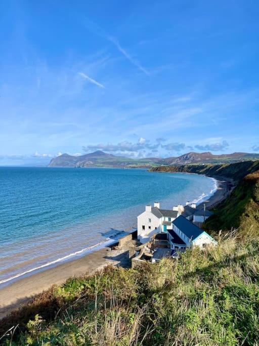 Beach Front Apartment Pwllheli Exterior photo